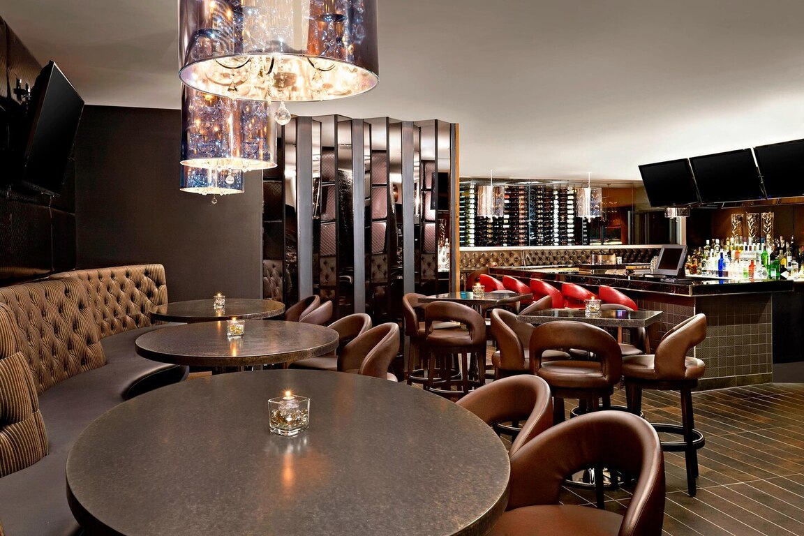 Four Points by Sheraton Calgary West